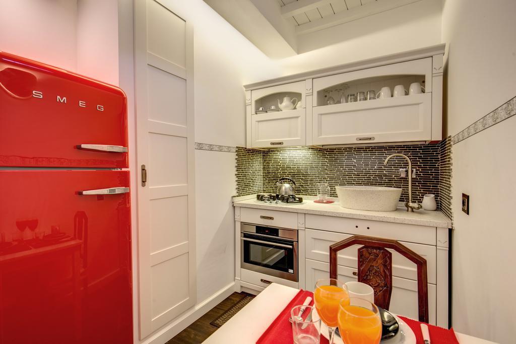 Campo De' Fiori Stylish White Apartment Rome Bagian luar foto